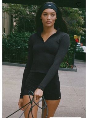 ALO Yoga Soft-Sculpt Precision 1/4 Zip Long Sleeve- Size Medium